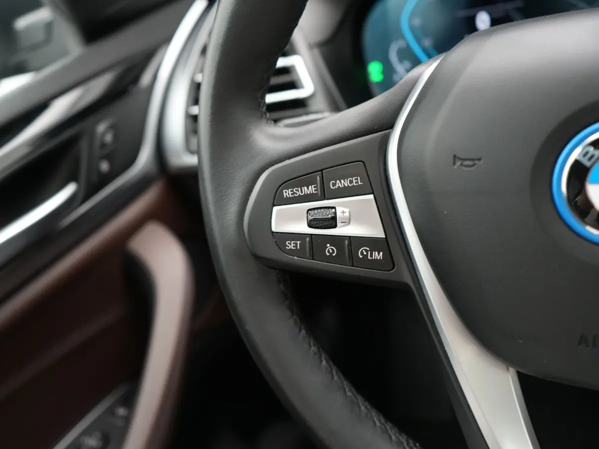 xDrive30e PHEV FACELIFT 293pk Dealer O.H | Trekhaak | Panodak | 360 Camera | Lederen Sportstoelen Verwarmd | Cruise Control | Apple Carplay | Virtual | Navigatie | DAB | 18"L.M | Plug In Hyb