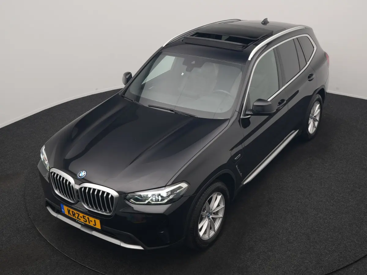 xDrive30e PHEV FACELIFT 293pk Dealer O.H | Trekhaak | Panodak | 360 Camera | Lederen Sportstoelen Verwarmd | Cruise Control | Apple Carplay | Virtual | Navigatie | DAB | 18"L.M | Plug In Hyb
