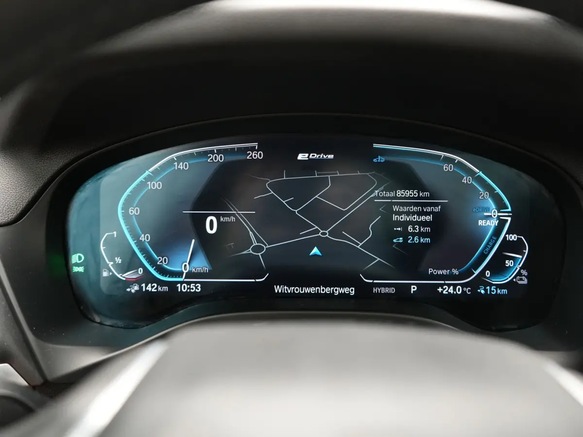xDrive30e PHEV FACELIFT 293pk Dealer O.H | Trekhaak | Panodak | 360 Camera | Lederen Sportstoelen Verwarmd | Cruise Control | Apple Carplay | Virtual | Navigatie | DAB | 18"L.M | Plug In Hyb