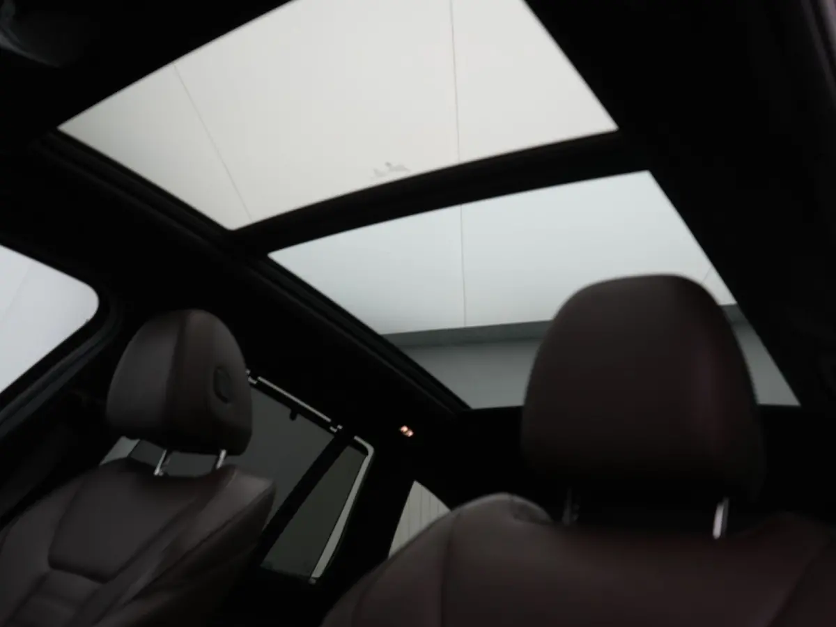 xDrive30e PHEV FACELIFT 293pk Dealer O.H | Trekhaak | Panodak | 360 Camera | Lederen Sportstoelen Verwarmd | Cruise Control | Apple Carplay | Virtual | Navigatie | DAB | 18"L.M | Plug In Hyb