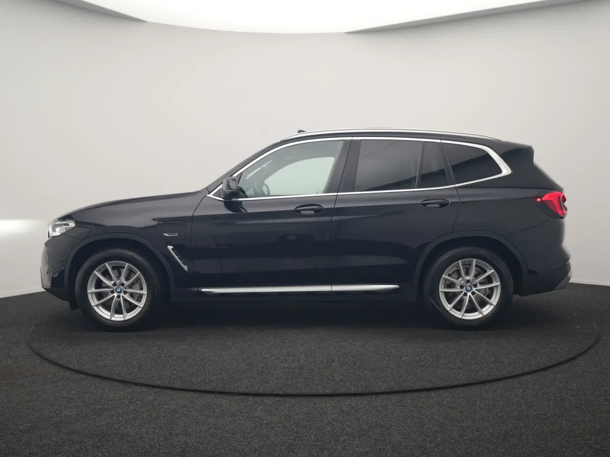 xDrive30e PHEV FACELIFT 293pk Dealer O.H | Trekhaak | Panodak | 360 Camera | Lederen Sportstoelen Verwarmd | Cruise Control | Apple Carplay | Virtual | Navigatie | DAB | 18"L.M | Plug In Hyb
