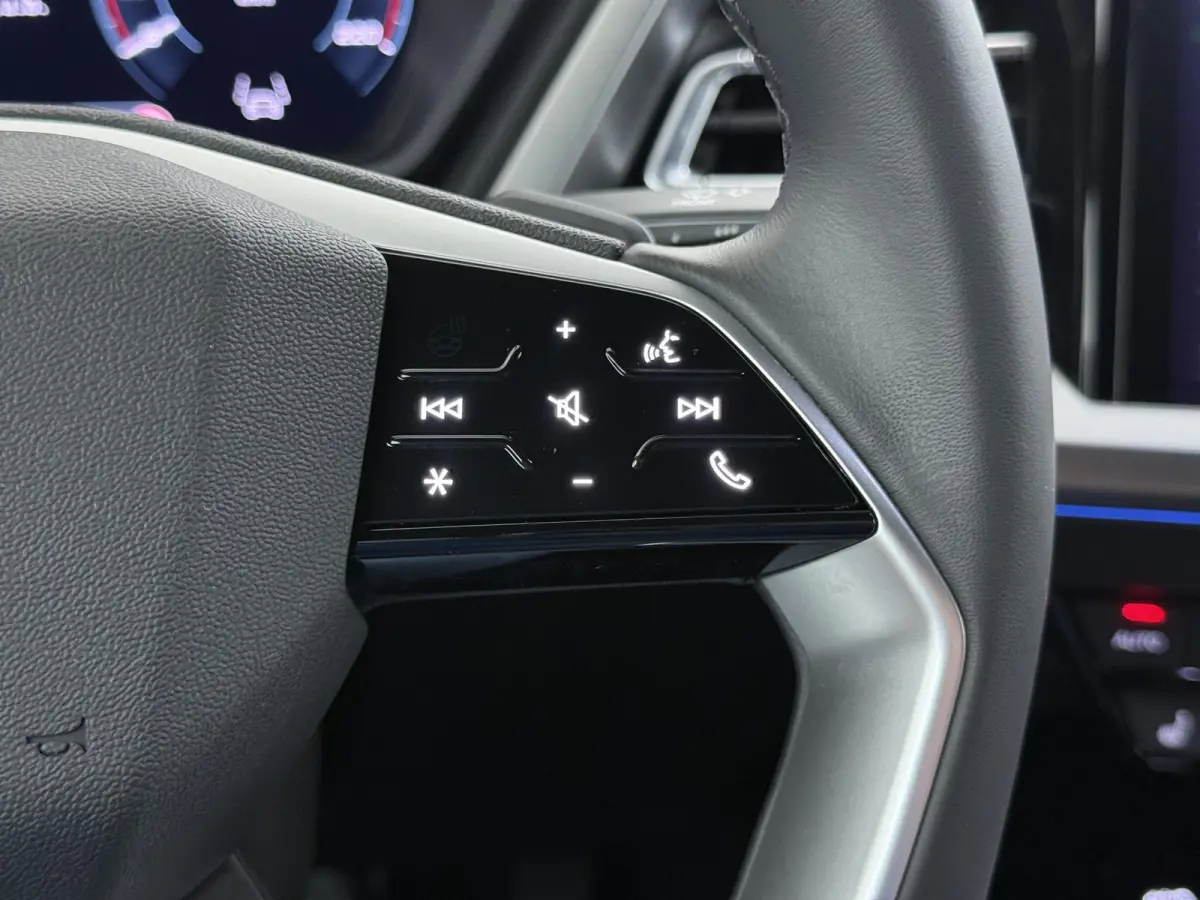 45 S Edition 82 kWh SOH 96% | S-Exterieur | ADAPT. CRUISE CONTROL | STOELVERWARMING | ELEK. ACHTERKLEP | ACHTERUIRIJCAMERA | RIJKLAAR + 12 MND BOVAG GARANTIE | RESTERENDE ACCU GARANTIE TOT E