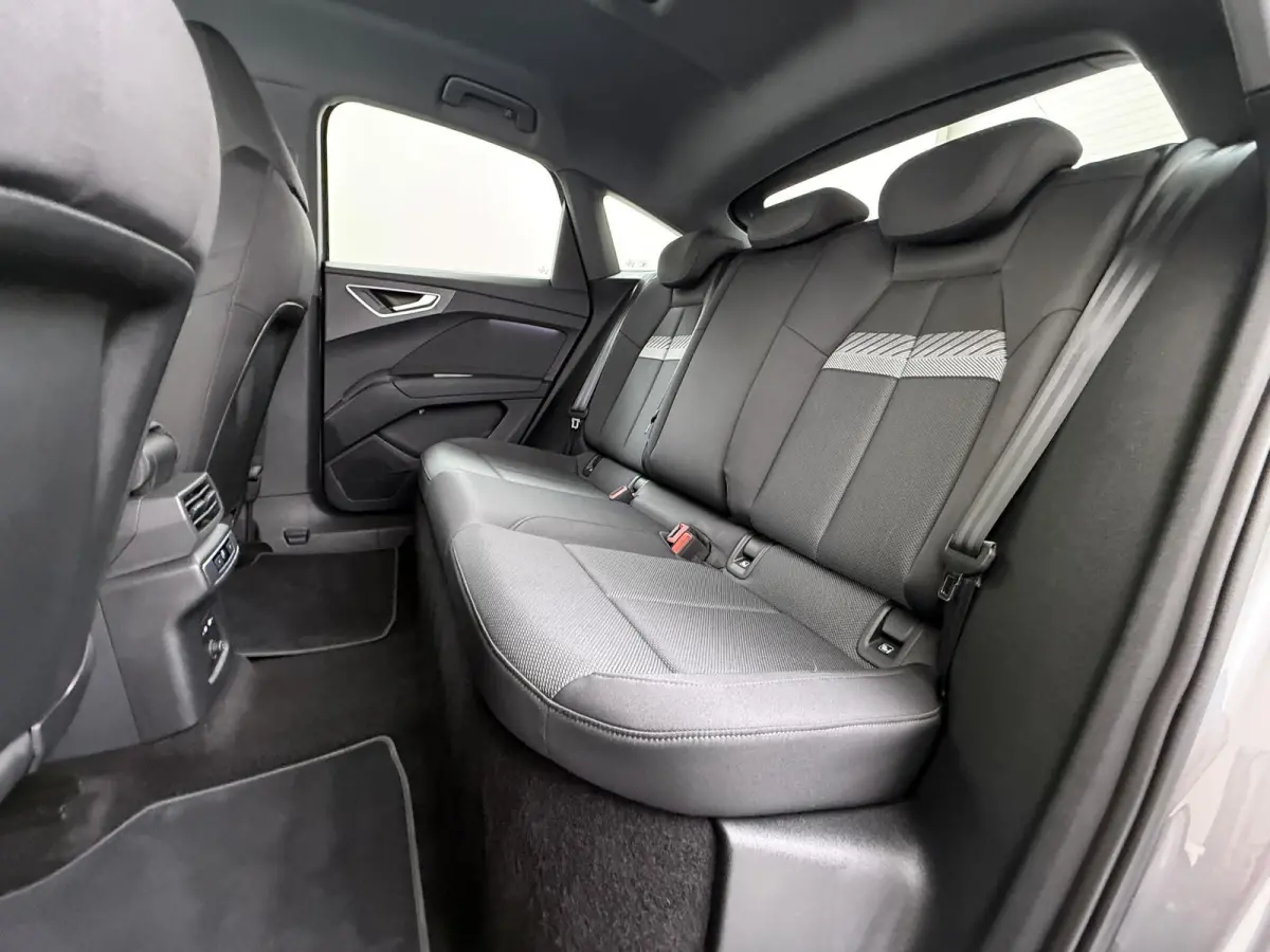45 S Edition 82 kWh SOH 96% | S-Exterieur | ADAPT. CRUISE CONTROL | STOELVERWARMING | ELEK. ACHTERKLEP | ACHTERUIRIJCAMERA | RIJKLAAR + 12 MND BOVAG GARANTIE | RESTERENDE ACCU GARANTIE TOT E