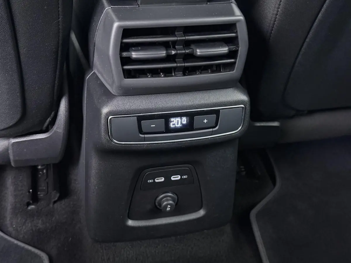 45 S Edition 82 kWh SOH 96% | S-Exterieur | ADAPT. CRUISE CONTROL | STOELVERWARMING | ELEK. ACHTERKLEP | ACHTERUIRIJCAMERA | RIJKLAAR + 12 MND BOVAG GARANTIE | RESTERENDE ACCU GARANTIE TOT E