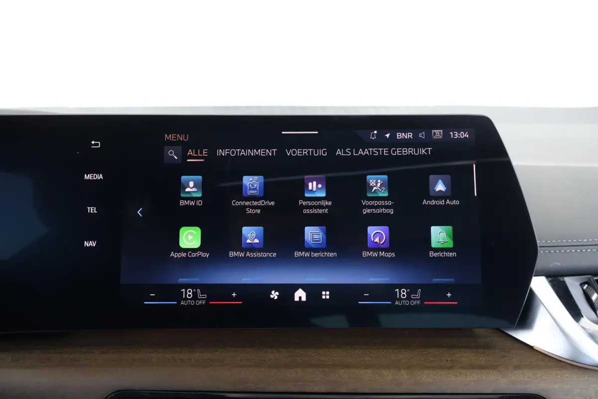220i / M-Sport Pakket / Pano Dak / Elektr. Stoel / Stoelverwarming / Harman Kardon / Comforttoegang /