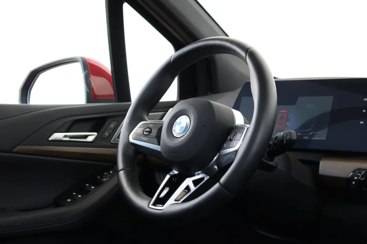 220i / M-Sport Pakket / Pano Dak / Elektr. Stoel / Stoelverwarming / Harman Kardon / Comforttoegang /