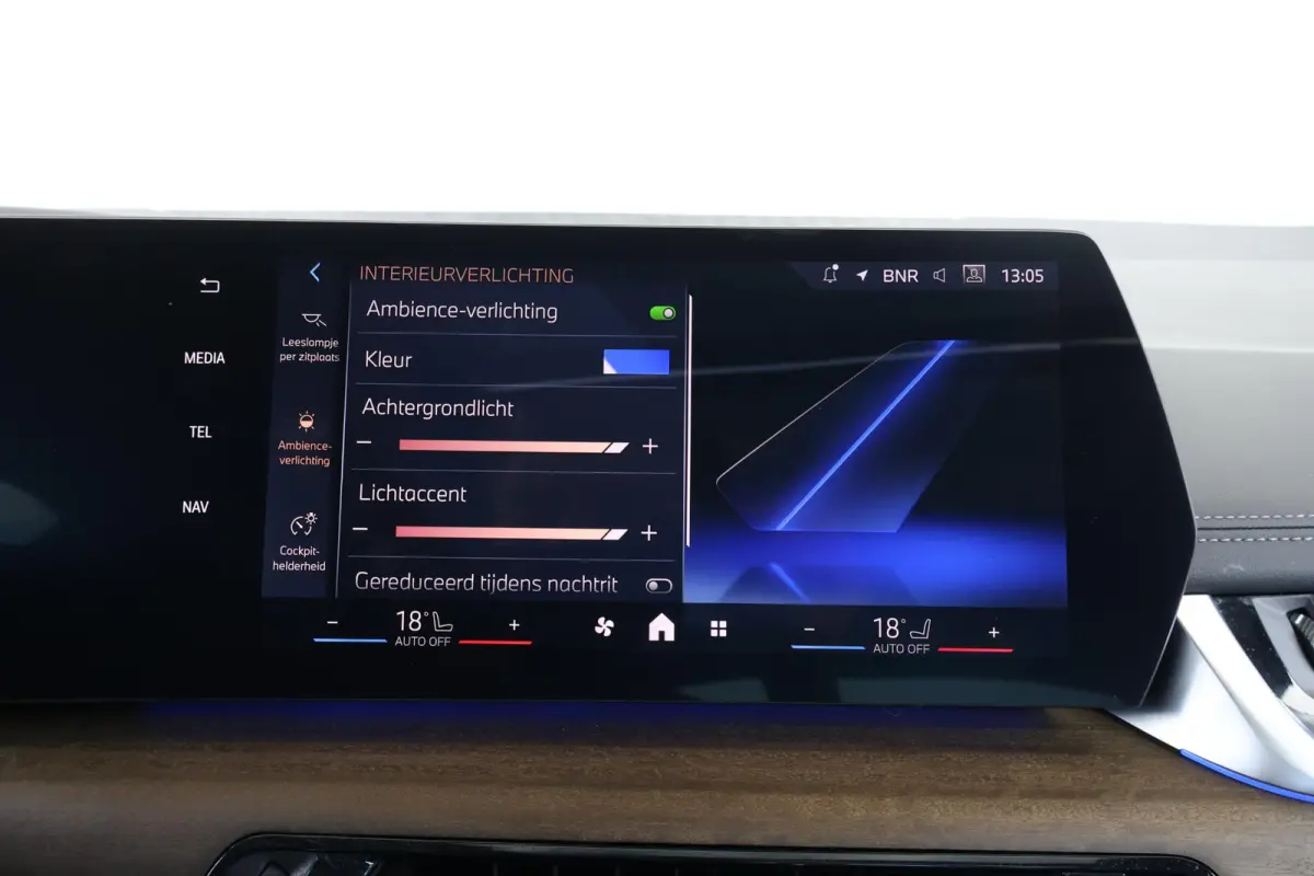 220i / M-Sport Pakket / Pano Dak / Elektr. Stoel / Stoelverwarming / Harman Kardon / Comforttoegang /
