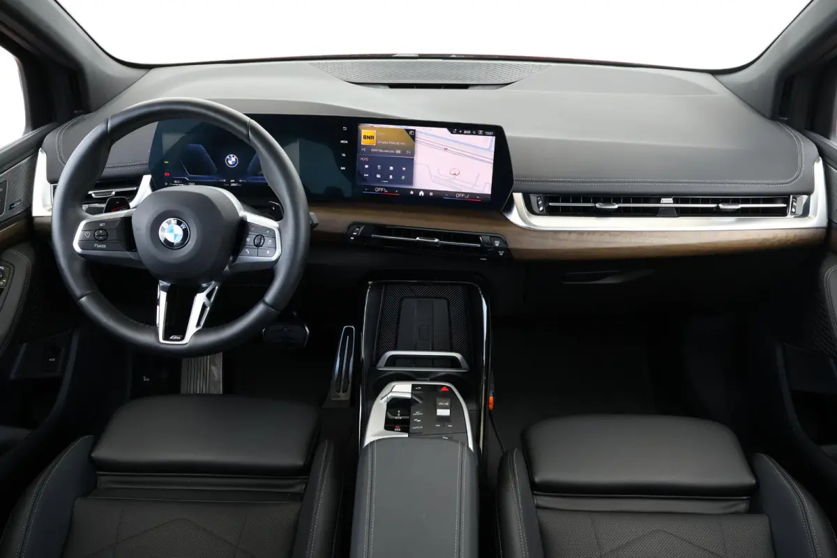 220i / M-Sport Pakket / Pano Dak / Elektr. Stoel / Stoelverwarming / Harman Kardon / Comforttoegang /