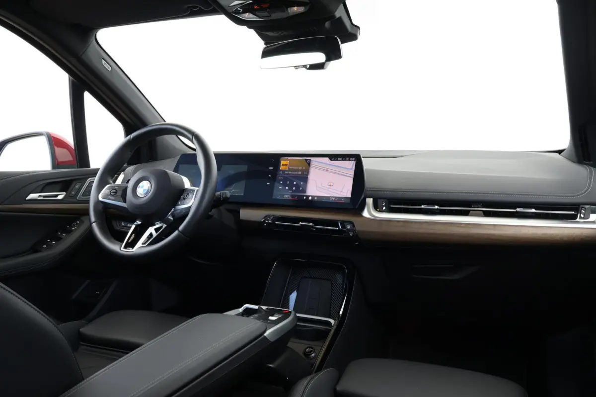 220i / M-Sport Pakket / Pano Dak / Elektr. Stoel / Stoelverwarming / Harman Kardon / Comforttoegang /