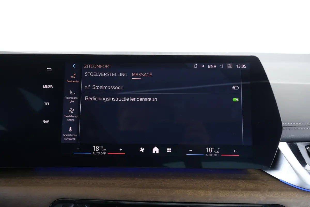 220i / M-Sport Pakket / Pano Dak / Elektr. Stoel / Stoelverwarming / Harman Kardon / Comforttoegang /
