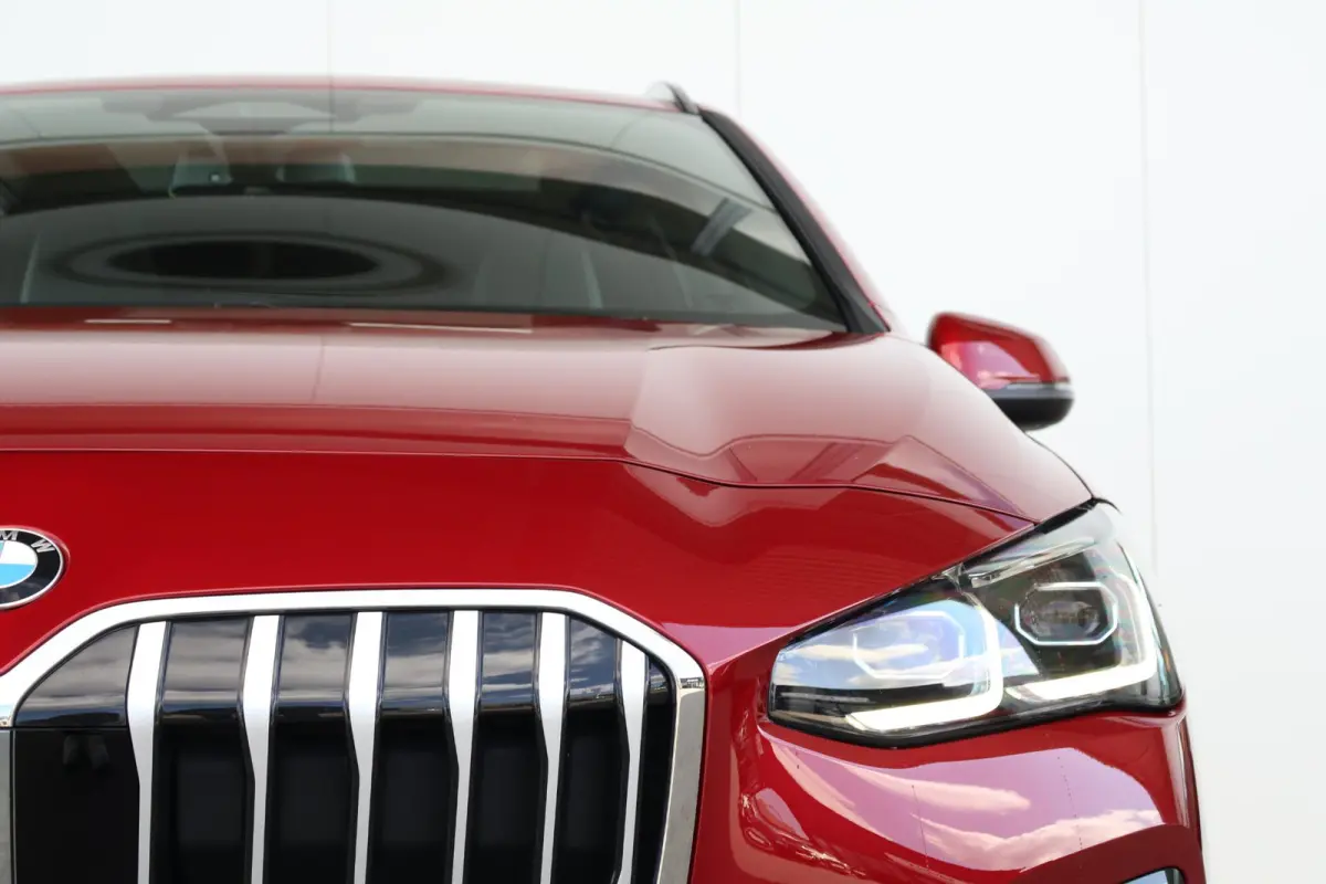 220i / M-Sport Pakket / Pano Dak / Elektr. Stoel / Stoelverwarming / Harman Kardon / Comforttoegang /