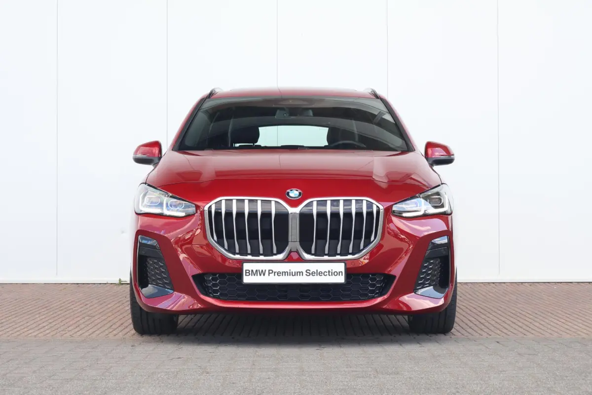 220i / M-Sport Pakket / Pano Dak / Elektr. Stoel / Stoelverwarming / Harman Kardon / Comforttoegang /