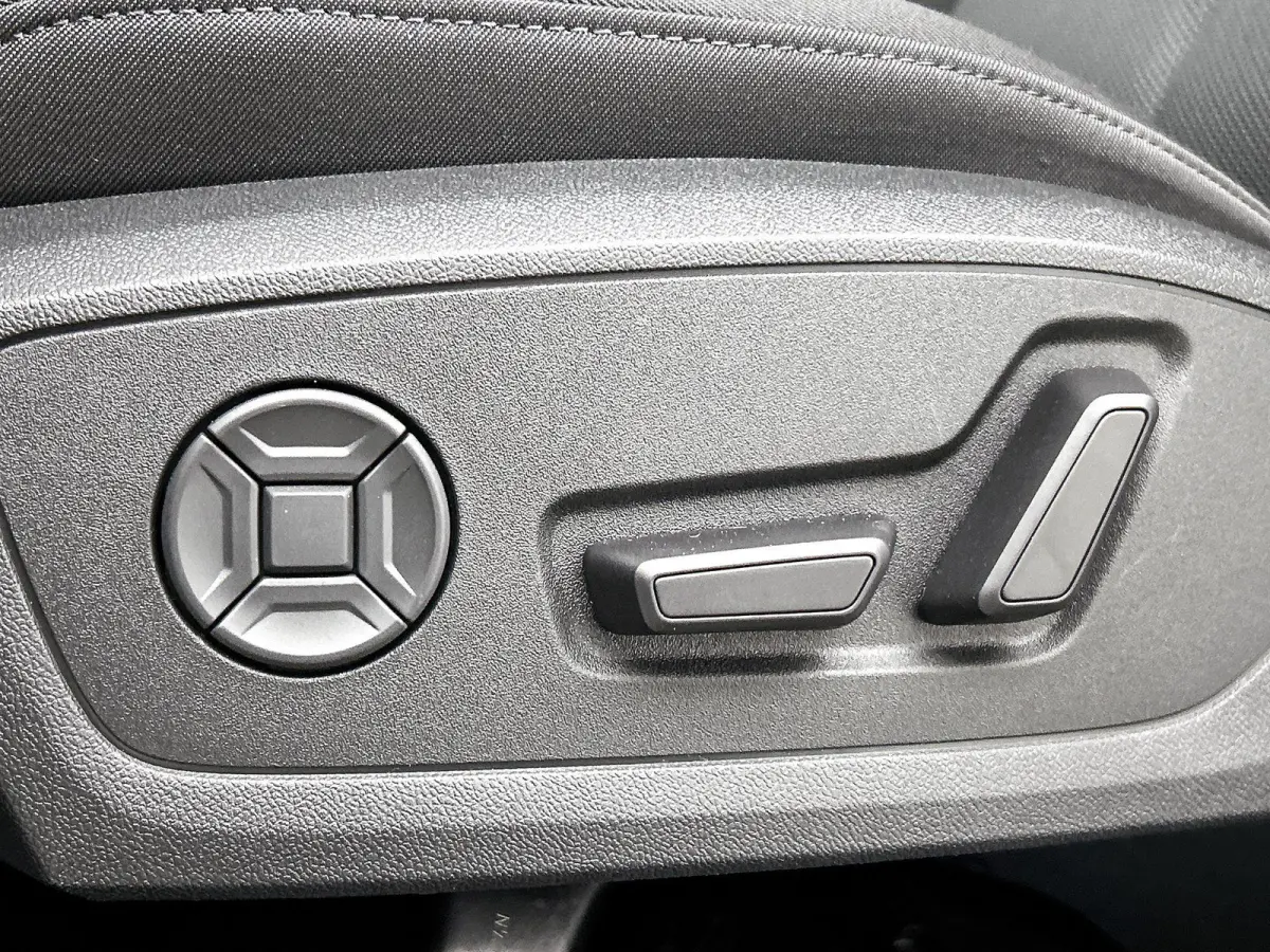 40 TFSI e Advanced Edition 204 PK | Automaat | Navigatie | Audi Drive Select | Ambiant Licht Pakket | LED Koplampen | Velgen 17'' | Apple Carplay/Android Auto | Stoelverwarming | Elektrische