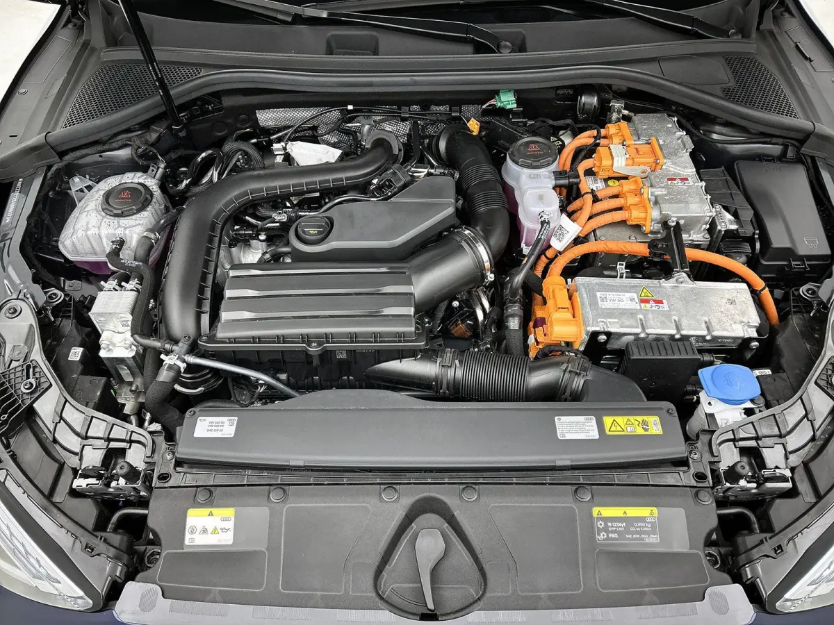 40 TFSI e Advanced Edition 204 PK | Automaat | Navigatie | Audi Drive Select | Ambiant Licht Pakket | LED Koplampen | Velgen 17'' | Apple Carplay/Android Auto | Stoelverwarming | Elektrische