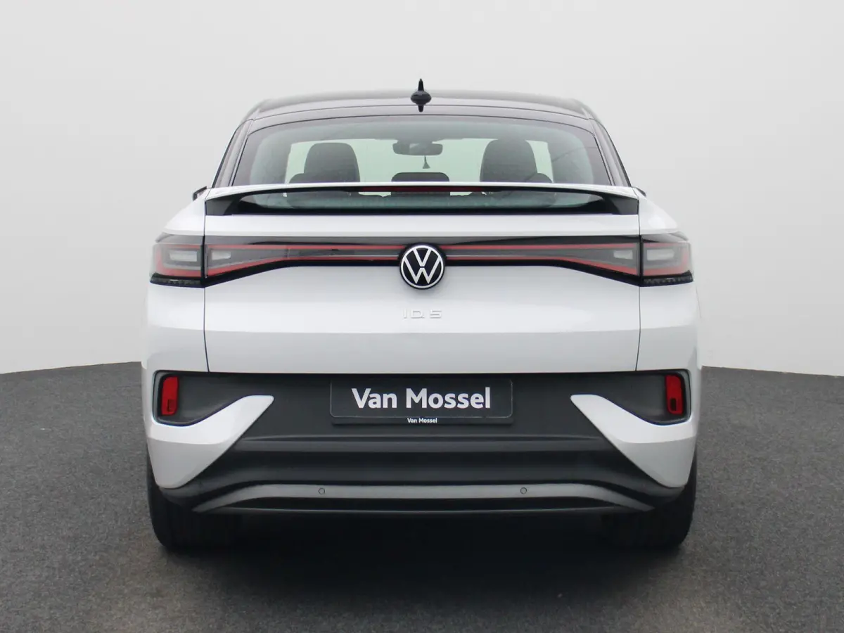 ID.5 Pro 77 kWh 204 PK| Navigatie Pro | Stoelverwarming | Voorruit Draadloos Verwarmbaar | ArtVelours | Keyless Access | Achteruitrijcamera | Parkeersensoren