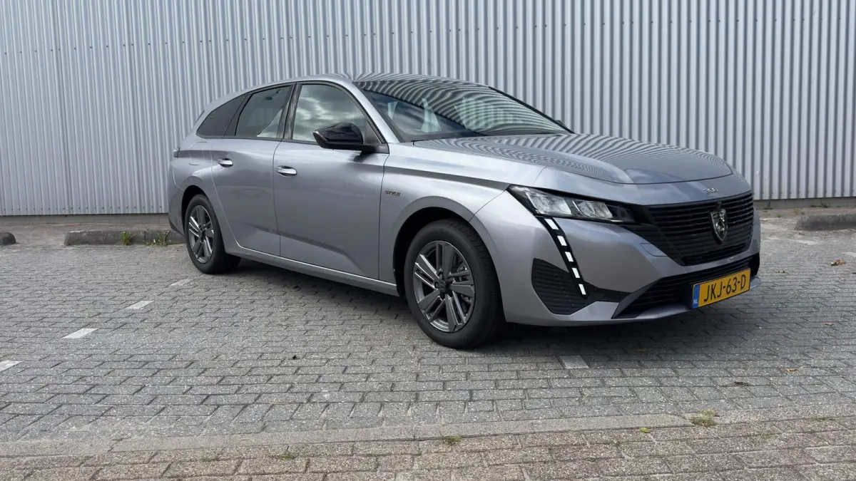 1.2 Hybrid 145 e-DCS6 Style | Afneembare trekhaak | Apple Carplay / Android Auto | Cruise Control | Navigatie | Automaat