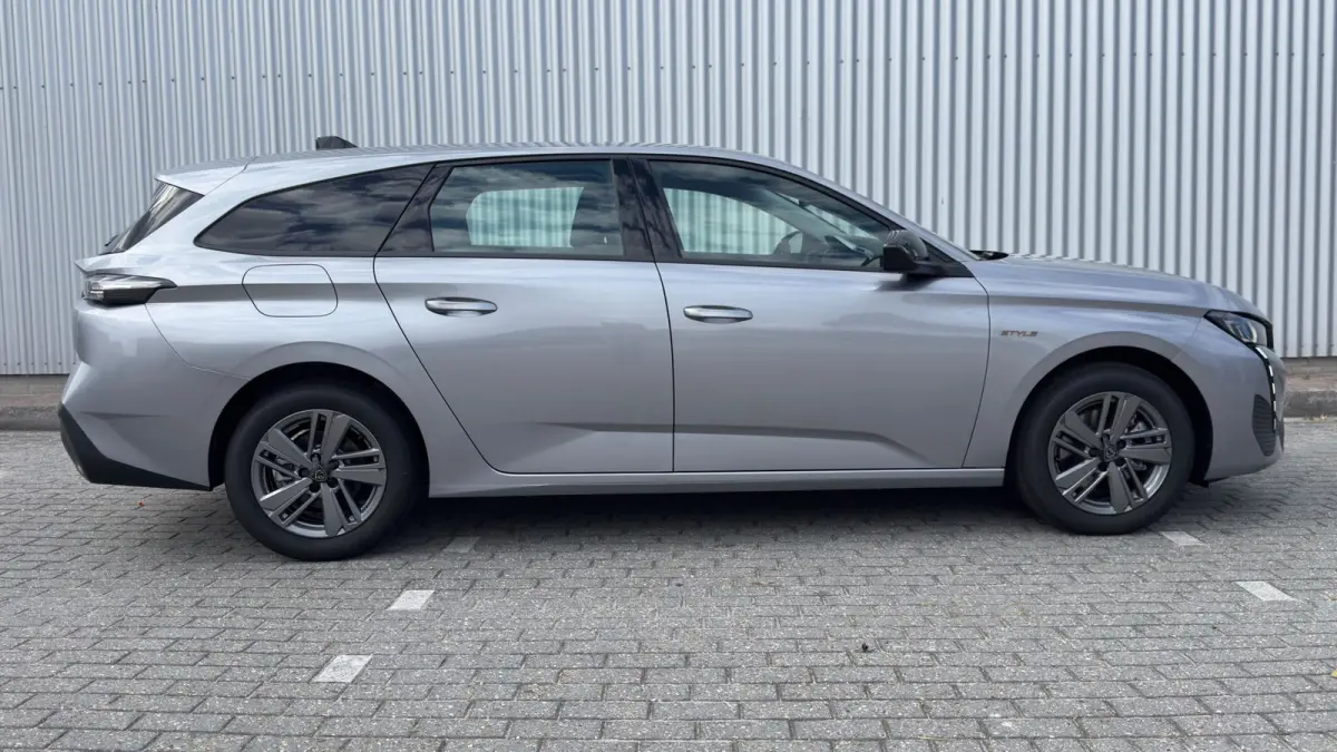 1.2 Hybrid 145 e-DCS6 Style | Afneembare trekhaak | Apple Carplay / Android Auto | Cruise Control | Navigatie | Automaat