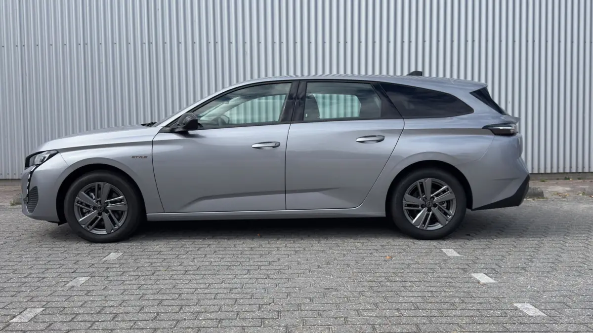 1.2 Hybrid 145 e-DCS6 Style | Afneembare trekhaak | Apple Carplay / Android Auto | Cruise Control | Navigatie | Automaat