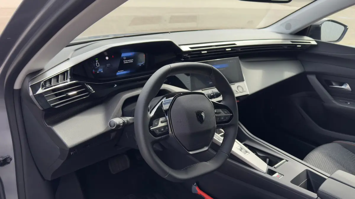 1.2 Hybrid 145 e-DCS6 Style | Afneembare trekhaak | Apple Carplay / Android Auto | Cruise Control | Navigatie | Automaat