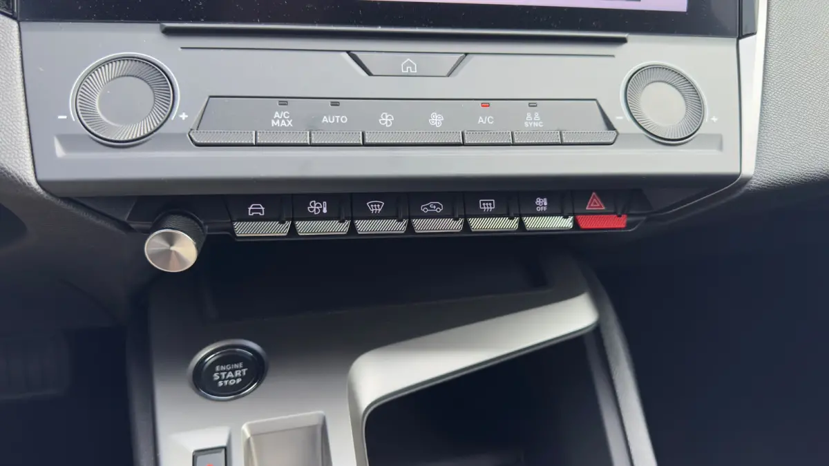 1.2 Hybrid 145 e-DCS6 Style | Afneembare trekhaak | Apple Carplay / Android Auto | Cruise Control | Navigatie | Automaat
