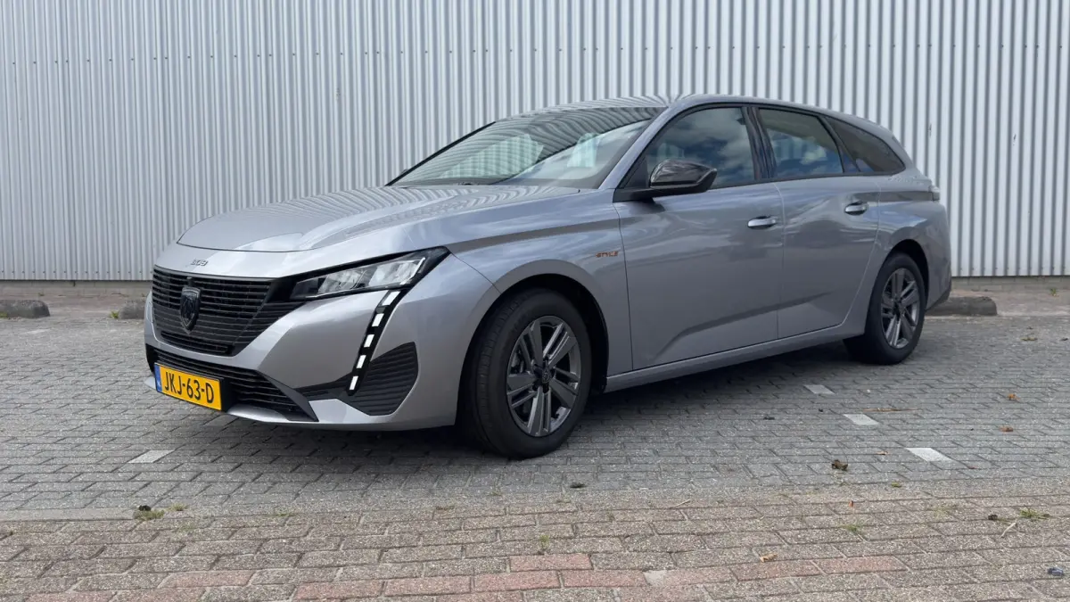 1.2 Hybrid 145 e-DCS6 Style | Afneembare trekhaak | Apple Carplay / Android Auto | Cruise Control | Navigatie | Automaat