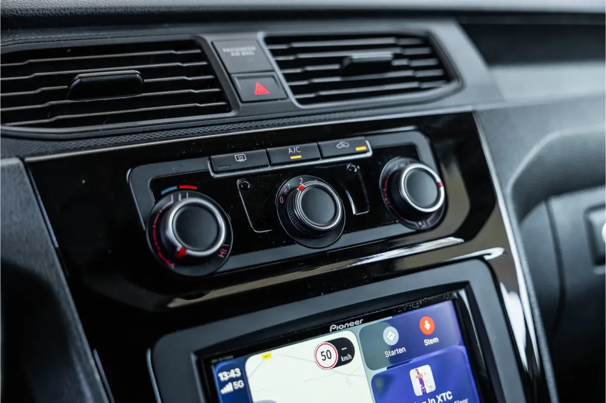 2.0 TDI 185 PK | R-Line | CarPlay | Camera | Lederen bekleding | 19’’ RS velgen | Schroefset | Sport remmen rondom | Spoiler-pakket | Nieuwe APK | Goed onderhouden