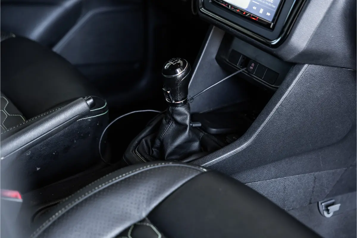 2.0 TDI 185 PK | R-Line | CarPlay | Camera | Lederen bekleding | 19’’ RS velgen | Schroefset | Sport remmen rondom | Spoiler-pakket | Nieuwe APK | Goed onderhouden