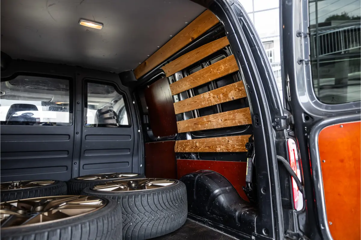 2.0 TDI 185 PK | R-Line | CarPlay | Camera | Lederen bekleding | 19’’ RS velgen | Schroefset | Sport remmen rondom | Spoiler-pakket | Nieuwe APK | Goed onderhouden