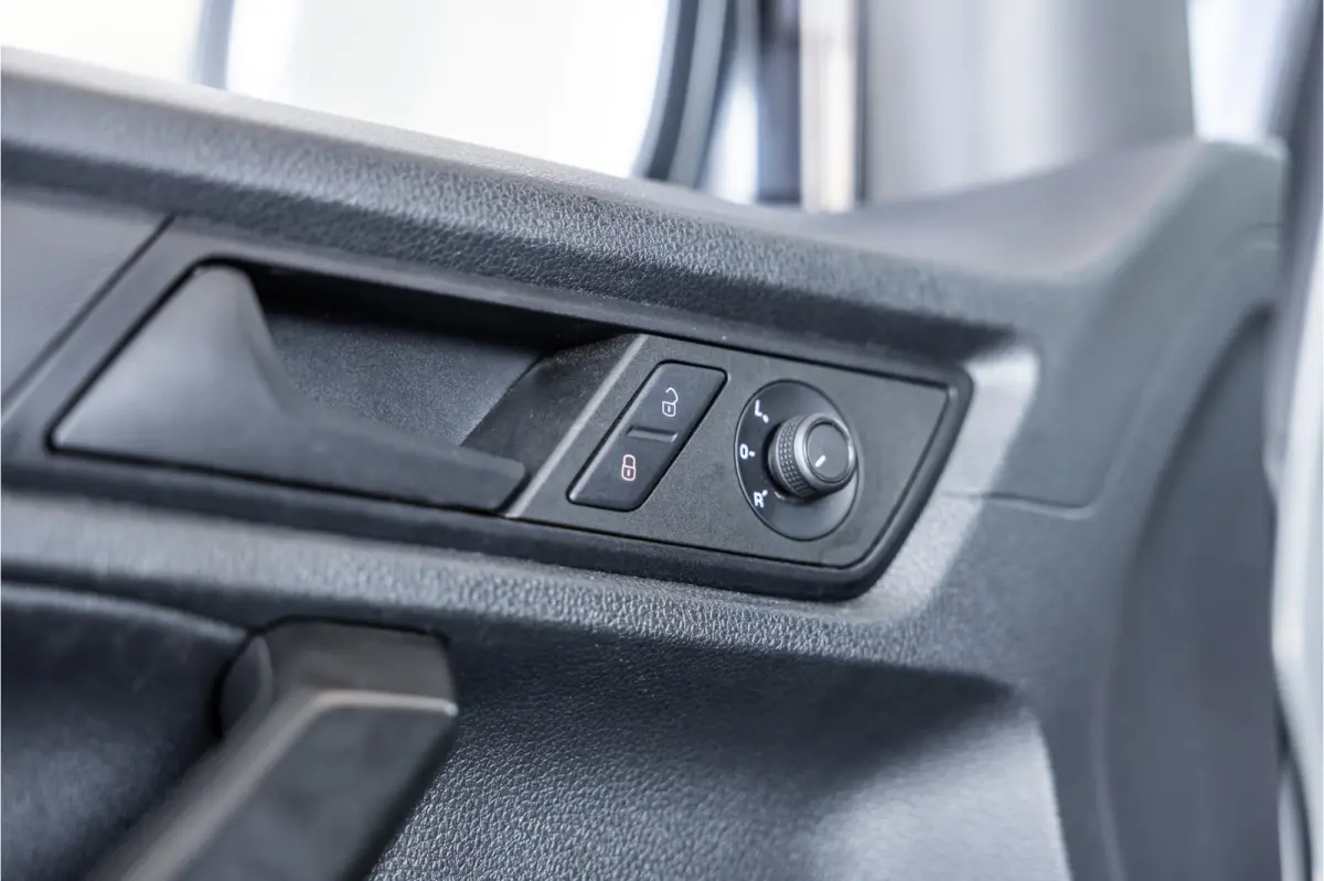 2.0 TDI 185 PK | R-Line | CarPlay | Camera | Lederen bekleding | 19’’ RS velgen | Schroefset | Sport remmen rondom | Spoiler-pakket | Nieuwe APK | Goed onderhouden