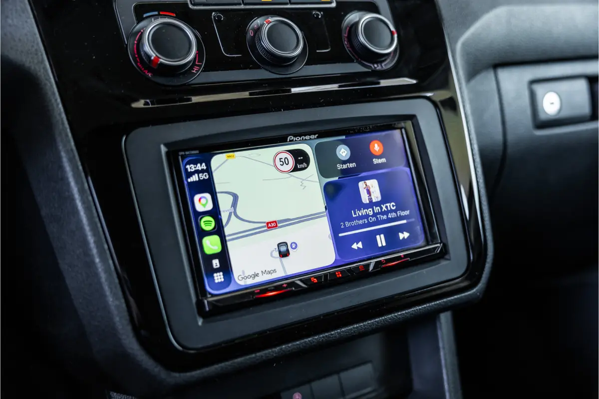 2.0 TDI 185 PK | R-Line | CarPlay | Camera | Lederen bekleding | 19’’ RS velgen | Schroefset | Sport remmen rondom | Spoiler-pakket | Nieuwe APK | Goed onderhouden