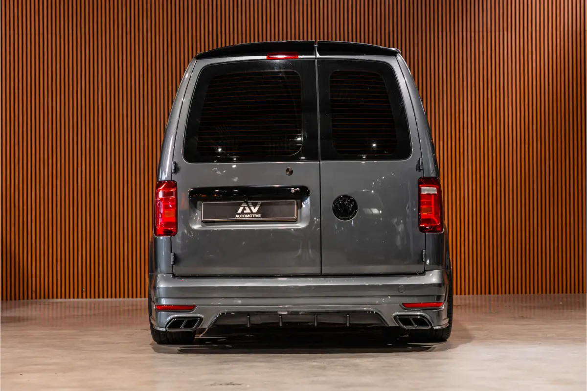 2.0 TDI 185 PK | R-Line | CarPlay | Camera | Lederen bekleding | 19’’ RS velgen | Schroefset | Sport remmen rondom | Spoiler-pakket | Nieuwe APK | Goed onderhouden