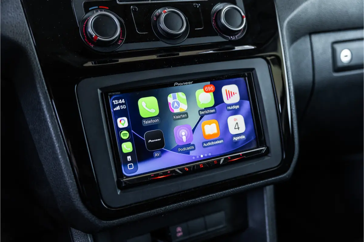 2.0 TDI 185 PK | R-Line | CarPlay | Camera | Lederen bekleding | 19’’ RS velgen | Schroefset | Sport remmen rondom | Spoiler-pakket | Nieuwe APK | Goed onderhouden