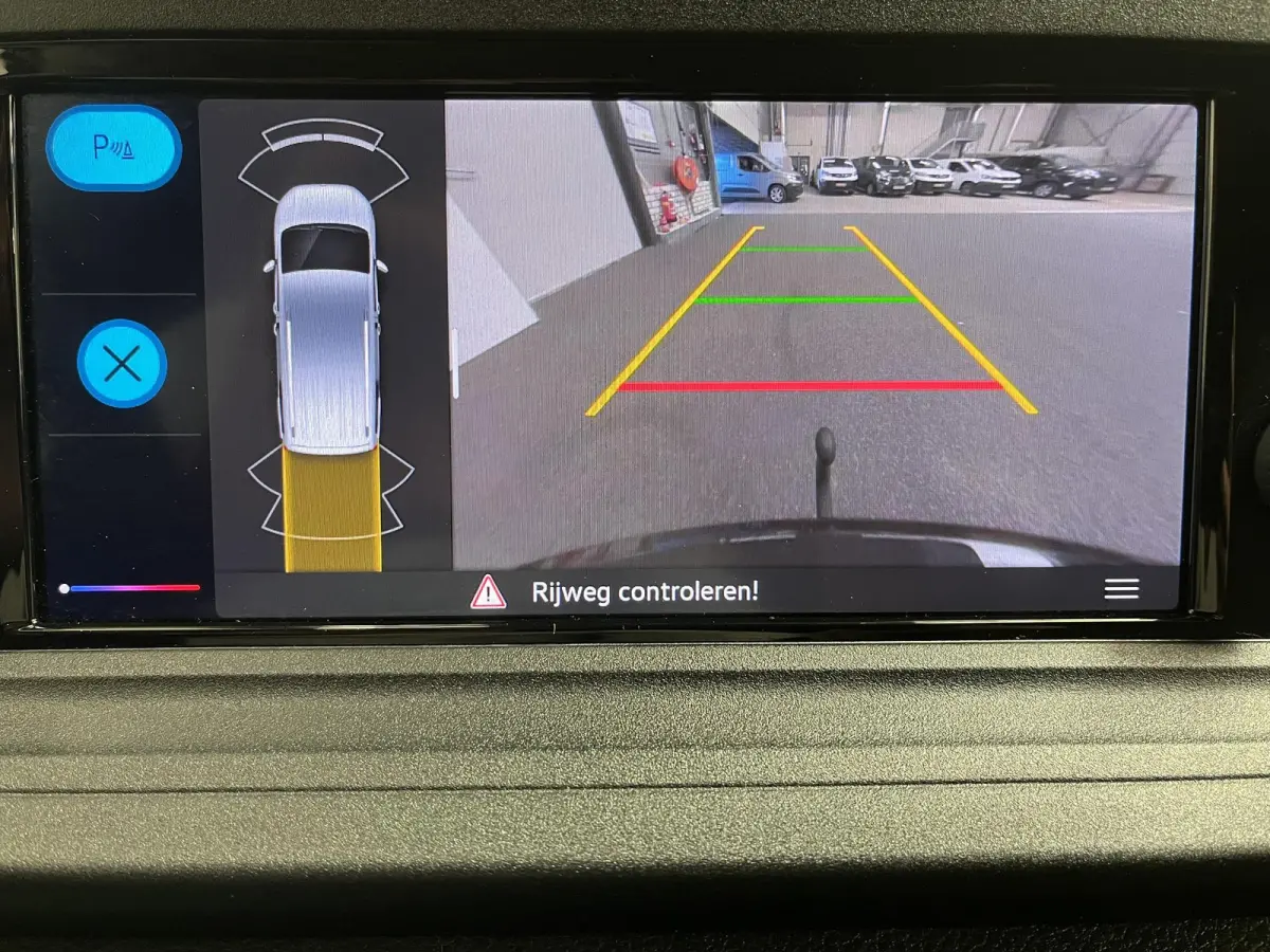 Maxi 2.0 TDI Style Automaat Automaat Camera Parkeersensoren Airco Bluetooth Cruise Control Carplay 2 Zits