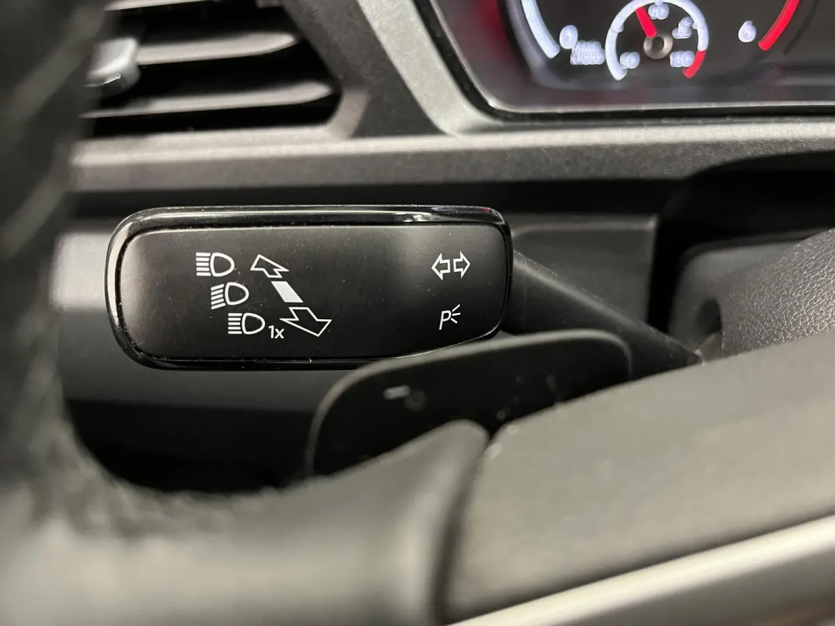 Maxi 2.0 TDI Style Automaat Automaat Camera Parkeersensoren Airco Bluetooth Cruise Control Carplay 2 Zits