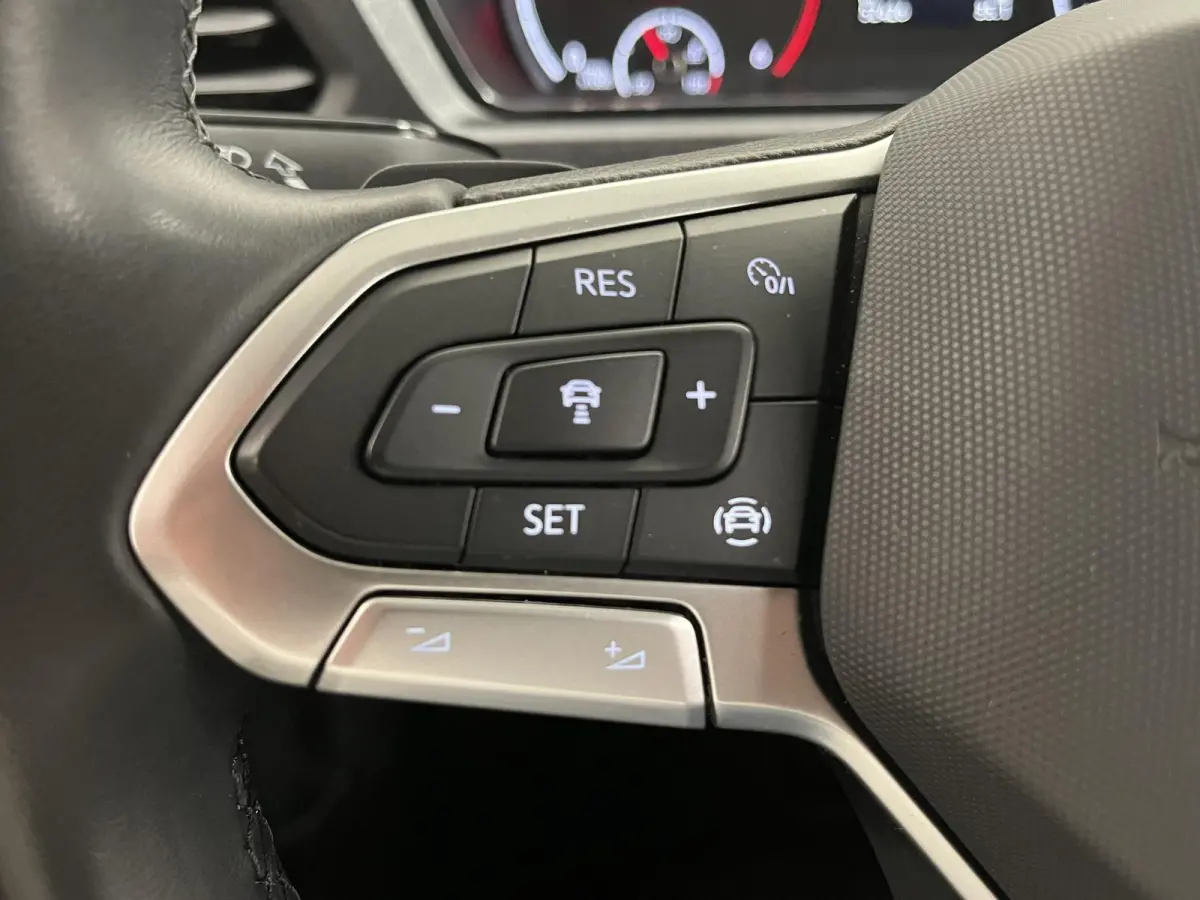 Maxi 2.0 TDI Style Automaat Automaat Camera Parkeersensoren Airco Bluetooth Cruise Control Carplay 2 Zits