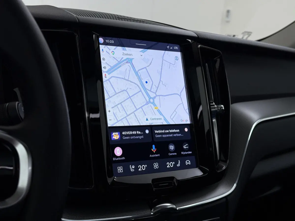 Plug-In Hybrid AWD T6 Plus Dark Recharge VAN:52.900,- VOOR:49.877,- UW HERFSTVOORDEEL:3.023,- ADAPT. CRUISE CONTROL | STUUR & STOEL VERWARMING | PANORAMA DAK | 360 GRADEN CAMERA | ELEK. STOE