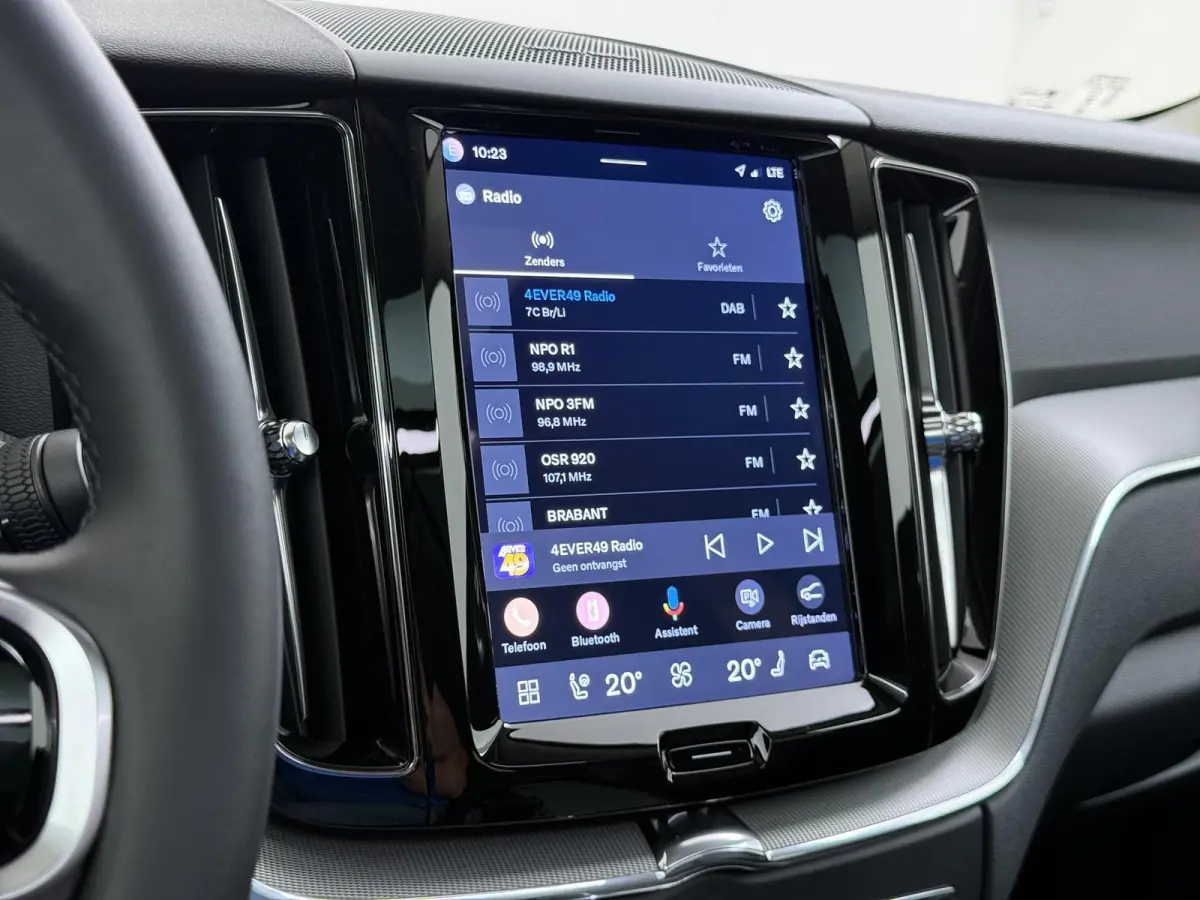 Plug-In Hybrid AWD T6 Plus Dark Recharge VAN:52.900,- VOOR:49.877,- UW HERFSTVOORDEEL:3.023,- ADAPT. CRUISE CONTROL | STUUR & STOEL VERWARMING | PANORAMA DAK | 360 GRADEN CAMERA | ELEK. STOE