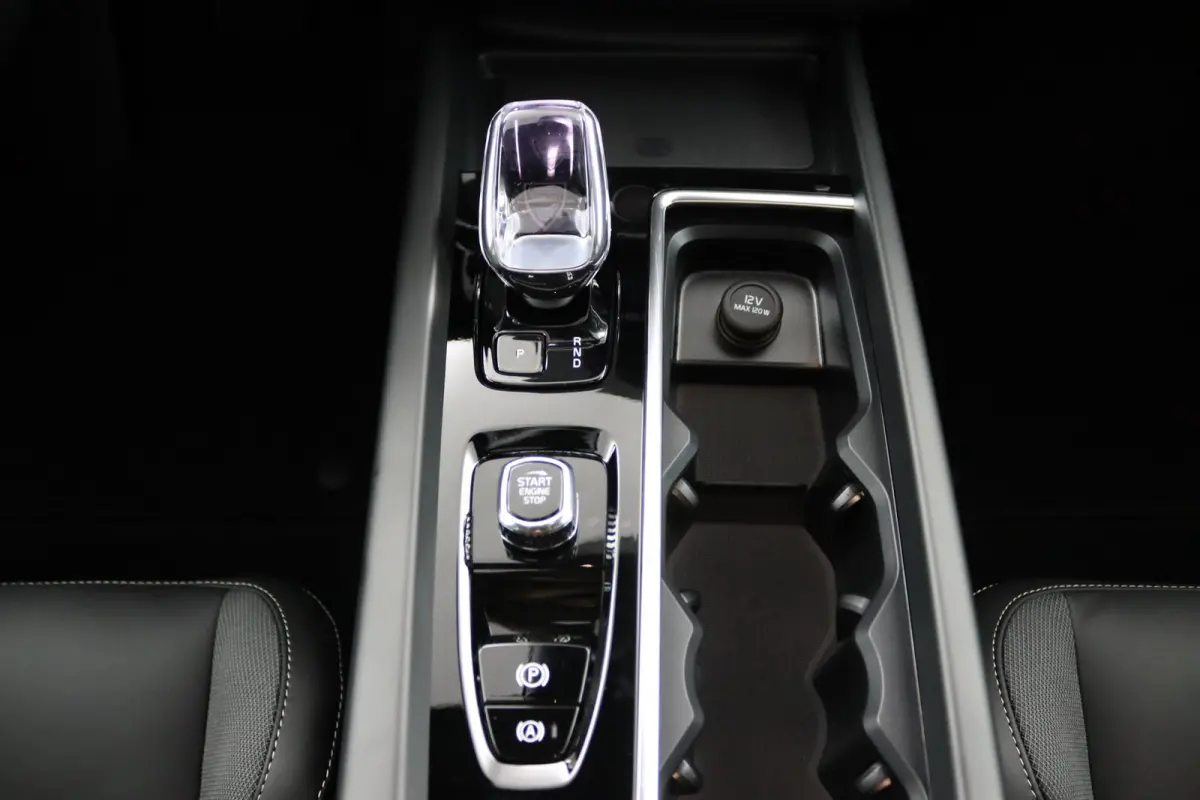 T6 Plus Black Edition AWD | Trekhaak | Panoramadak | Sporstoelen | Snel Leverbaar |
