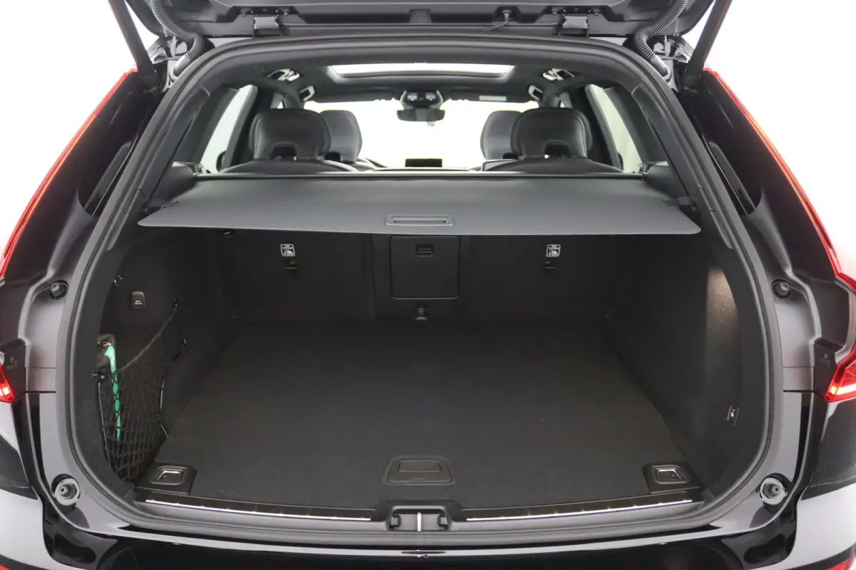 T6 Plus Black Edition AWD | Trekhaak | Panoramadak | Sporstoelen | Snel Leverbaar |
