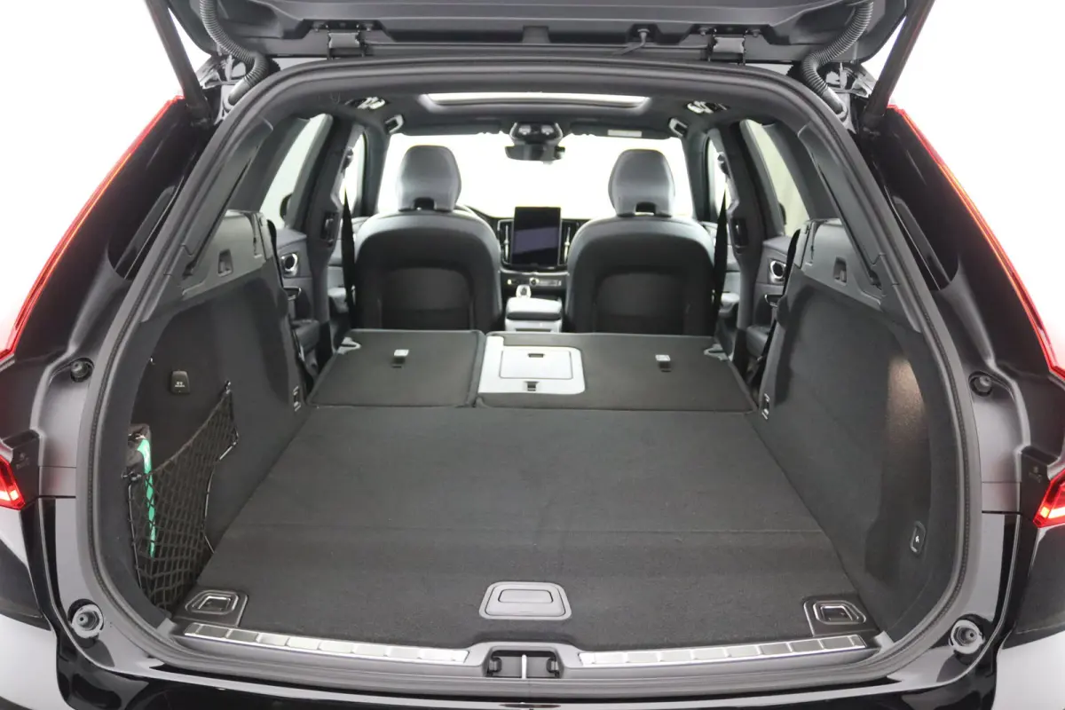 T6 Plus Black Edition AWD | Trekhaak | Panoramadak | Sporstoelen | Snel Leverbaar |
