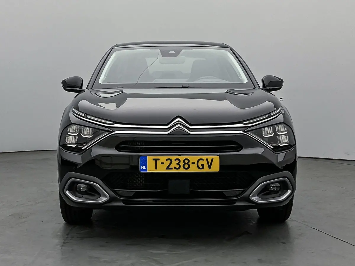 Shine 130 pk Automaat | Apple Carplay/Android Auto | Achteruitrijcamera | Leder | Verwarmde Comfortstoelen