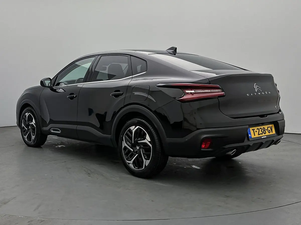 Shine 130 pk Automaat | Apple Carplay/Android Auto | Achteruitrijcamera | Leder | Verwarmde Comfortstoelen