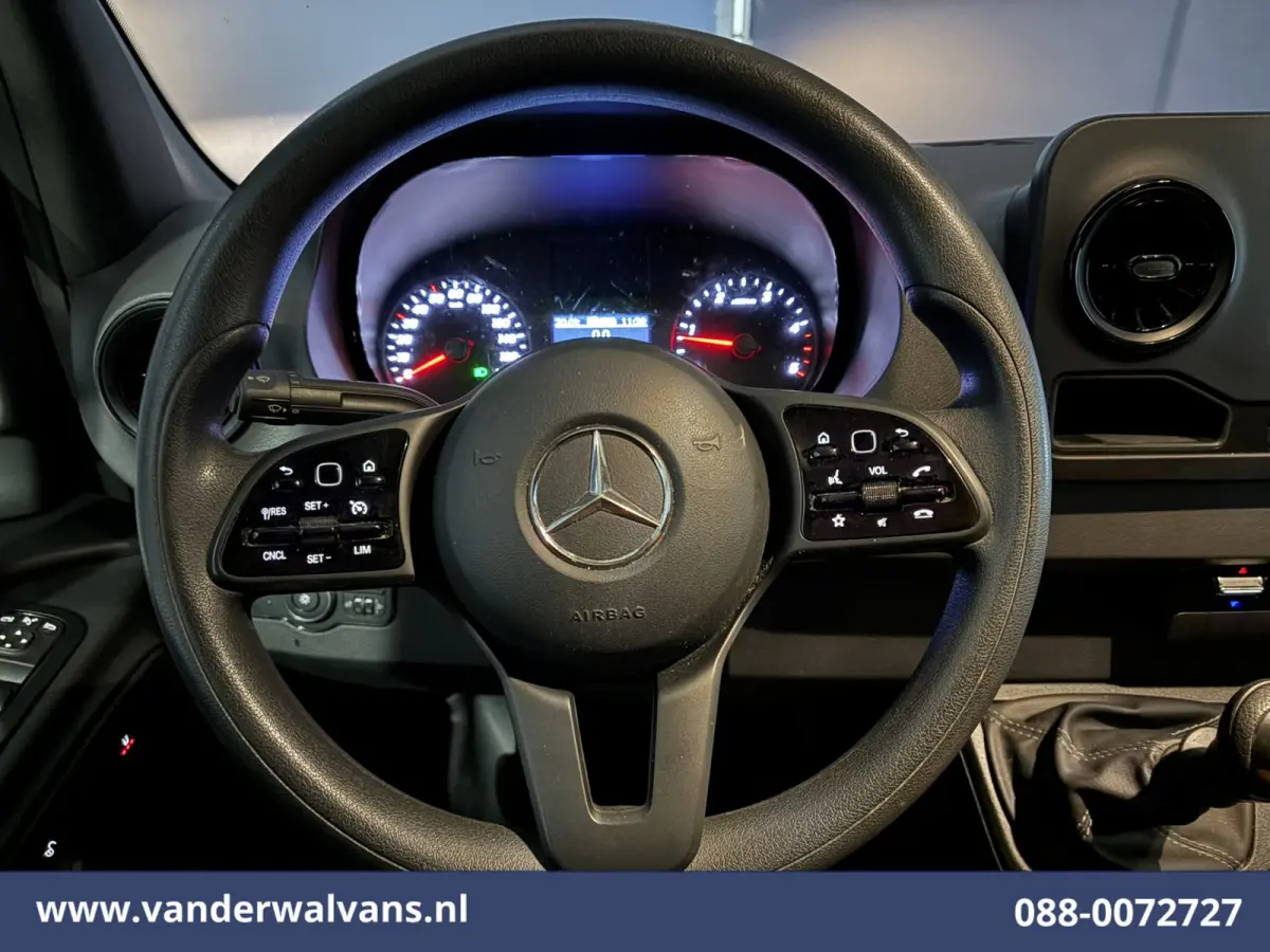 317 CDI 170pk L3H2 Euro6 Airco | 360 graden Camera | Navigatie | Apple Carplay | Cruisecontrol Android Auto, Stoelverwarming, Chauffeursstoel, Parkeersensoren, Bijrijdersbank