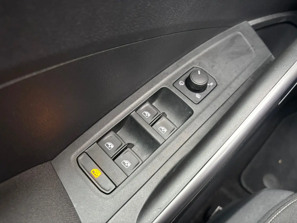 1.0 TSI 95 pk Selection | Airco | Apple Carplay | LED |