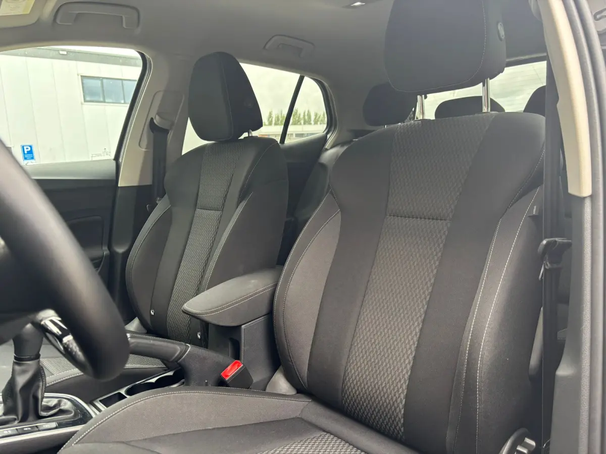 1.0 TSI 95 pk Selection | Airco | Apple Carplay | LED |