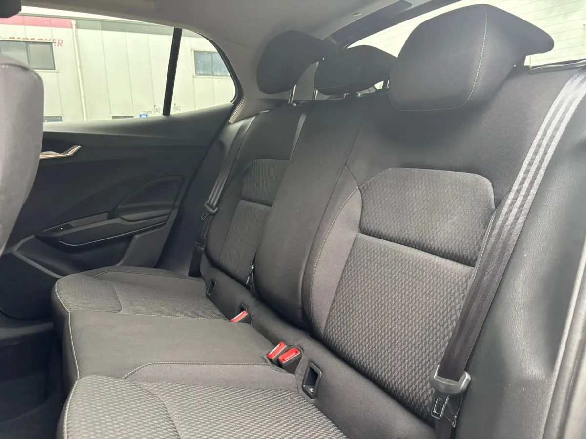 1.0 TSI 95 pk Selection | Airco | Apple Carplay | LED |