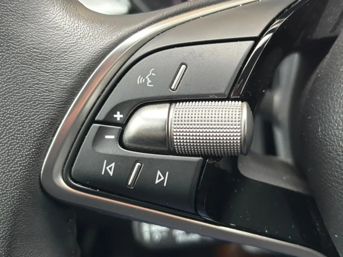 1.0 TSI 95 pk Selection | Airco | Apple Carplay | LED |