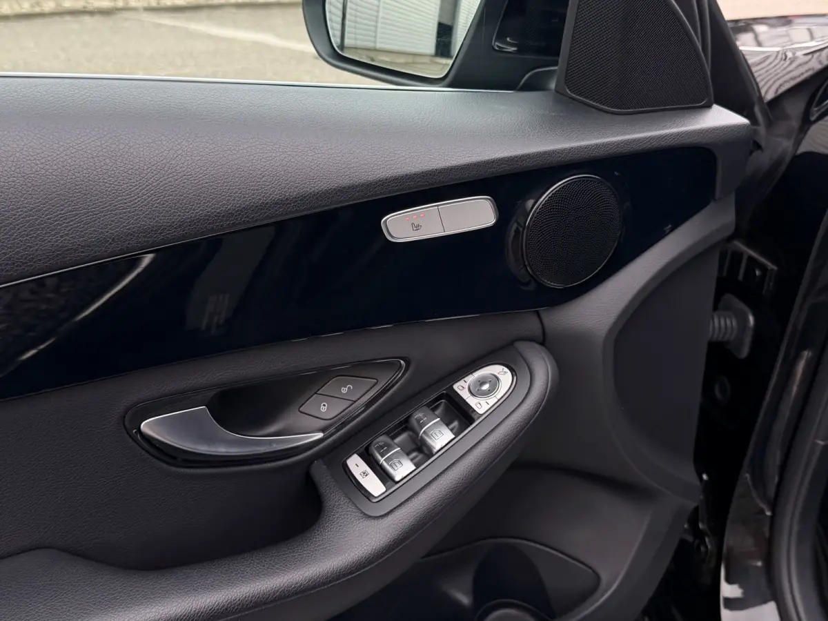 C160 Solution Navi|Camera|LED|Trekhaak Zwart