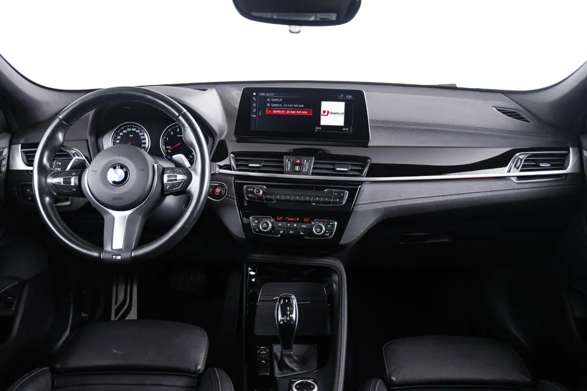 sDrive20i High Executive M Sport - Trekhaak - Panoramadak - Head up - Cruise Control - Driving/Parking Assistant - Comfort Access - Elektrisch inklapbare buitenspiegels - Elektrisch verstelb