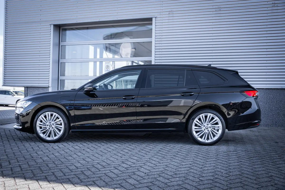 1.5 TSI PHEV Business Edition | Achteruitrijcamera | Apple Carplay/Android Auto|telefoonintegratie premium